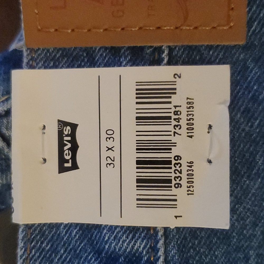 Levi's Women's Premium 501 Original Fit Jeans - Picture 6 of 8